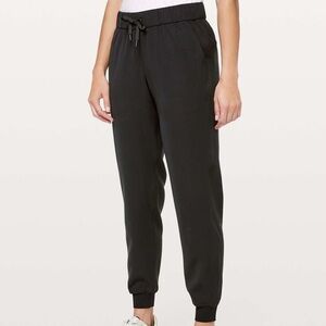Lululemon On The Fly Joggers Mid-rise size 4